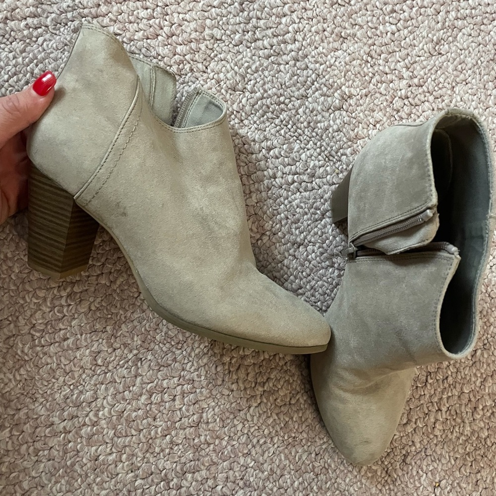 Heeled booties